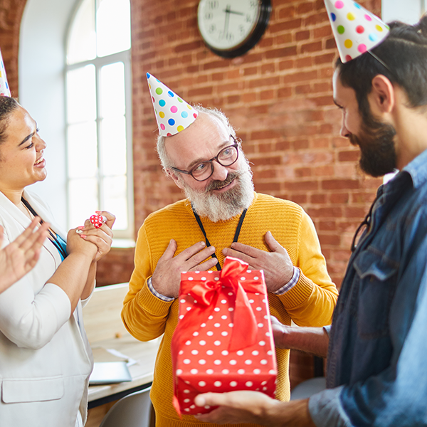 Le gift card aziendali per i regali di pensionamento